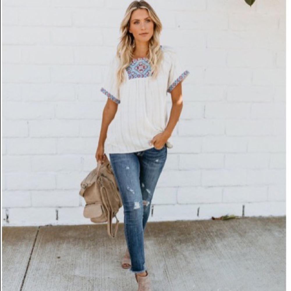 Vici Collection Carino Embroidered Top Size S